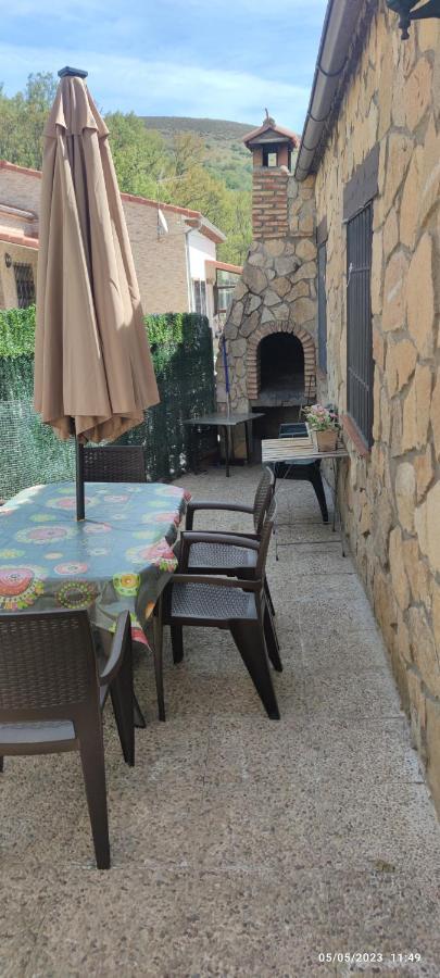 Gasthaus La Pasailla De Gredos Navacepeda de Tormes Exterior foto