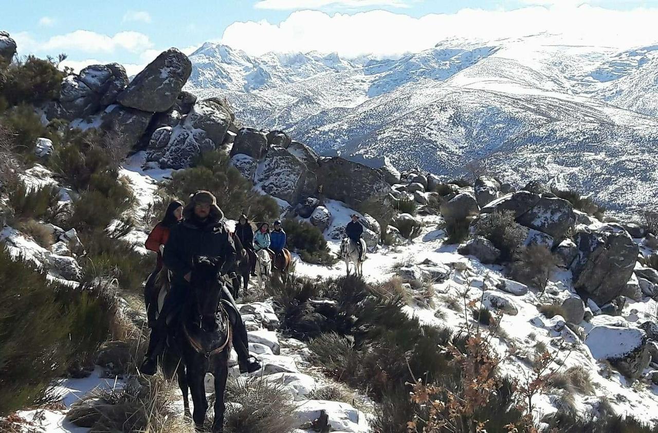 Gasthaus La Pasailla De Gredos Navacepeda de Tormes Exterior foto